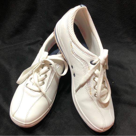 Keds Women’s Spirit Sneaker - Picture 2 of 9